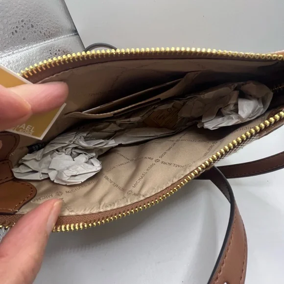 Michael Kors Crossbody NWT - Picture 5 of 9